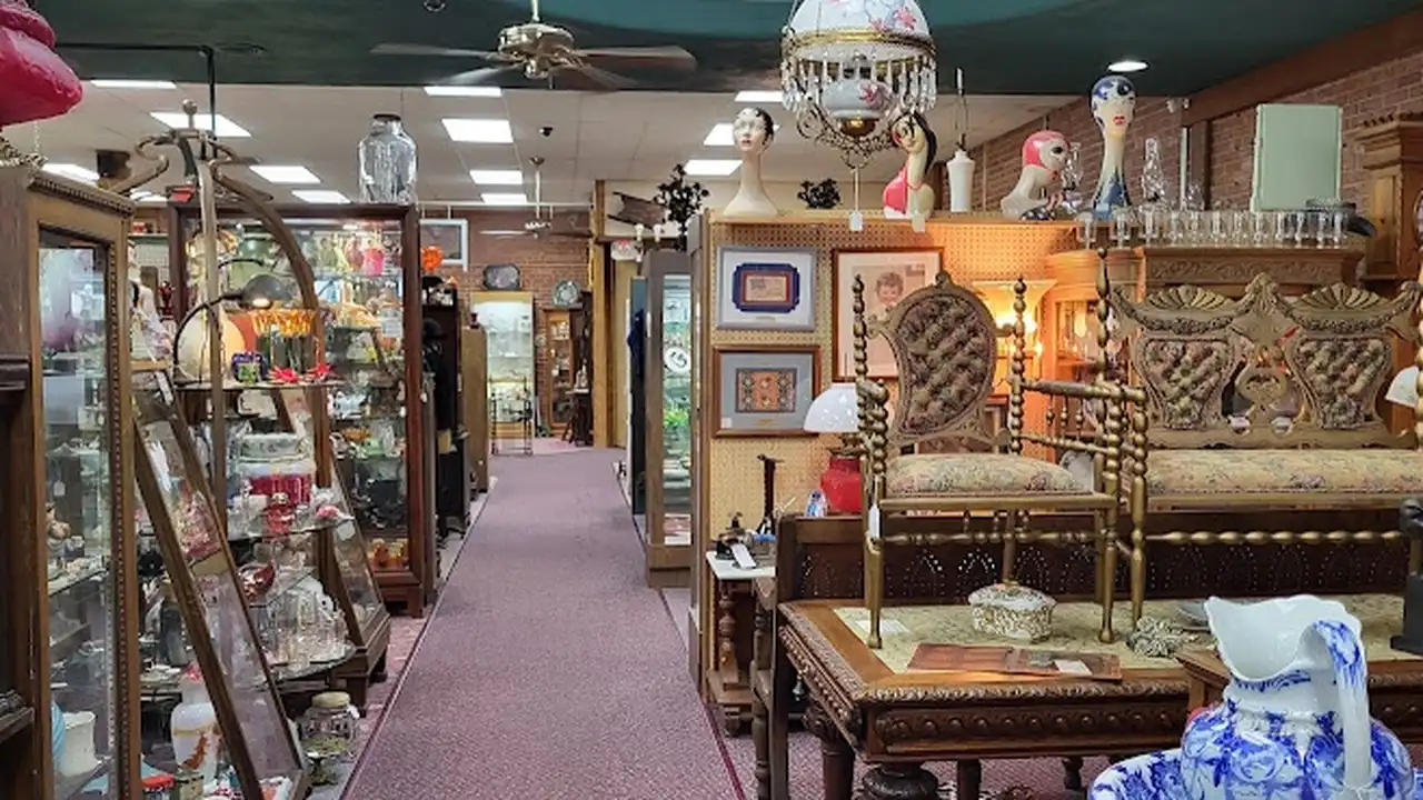 Consignment store in Oklahoma City, Oklahoma: 23rd Street Antique Mall
