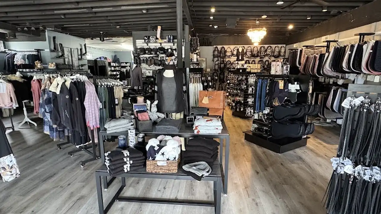 Consignment store in Delaware, Ohio: 2nd Round Equestrian