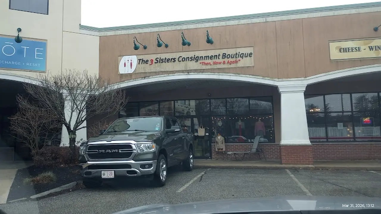 Consignment store in Hampton, New Hampshire: 3 Sisters Consignment