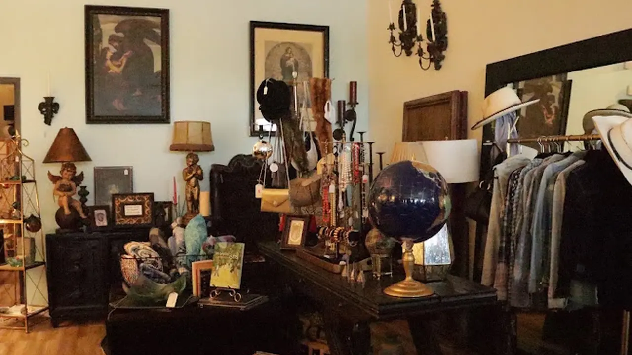 Consignment store in Phoenix, Arizona: 32CONSIGN