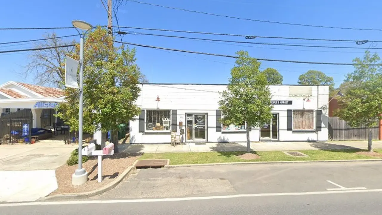 Consignment store in Youngsville, Louisiana: 337 Roundabout Resale & Market