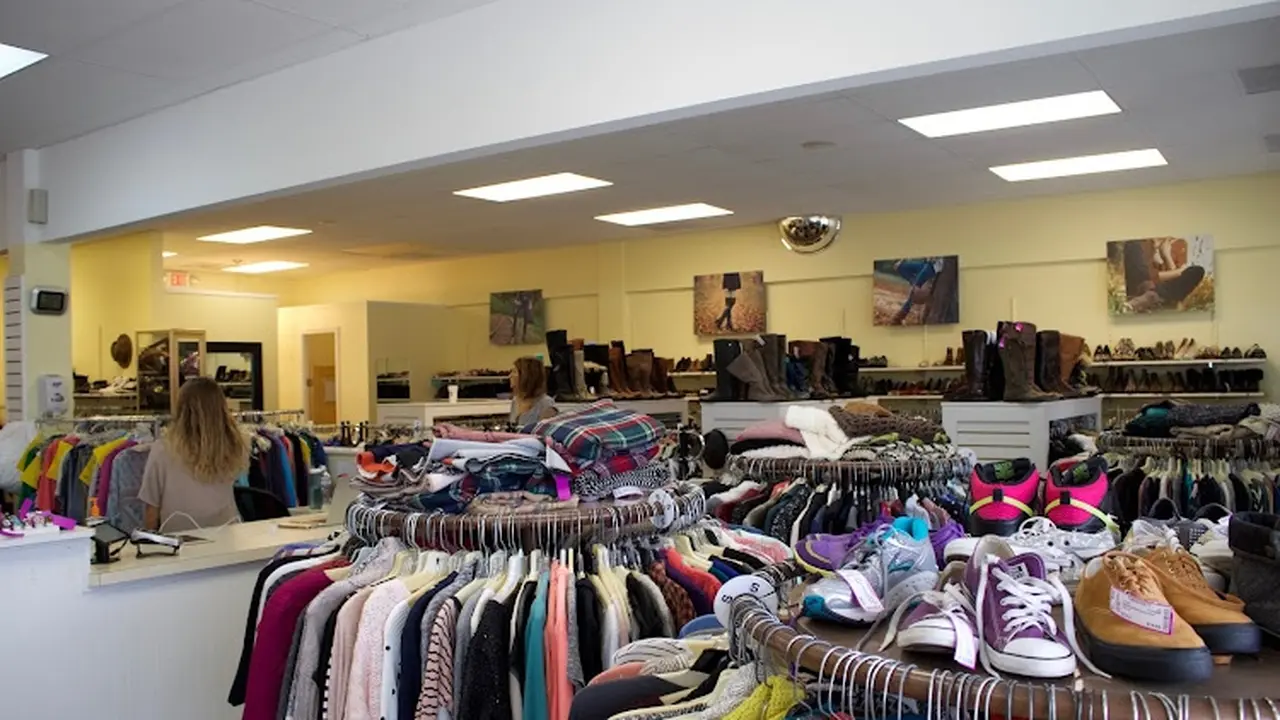 Consignment store in Kalamazoo, Michigan: 360 Degrees Consignment