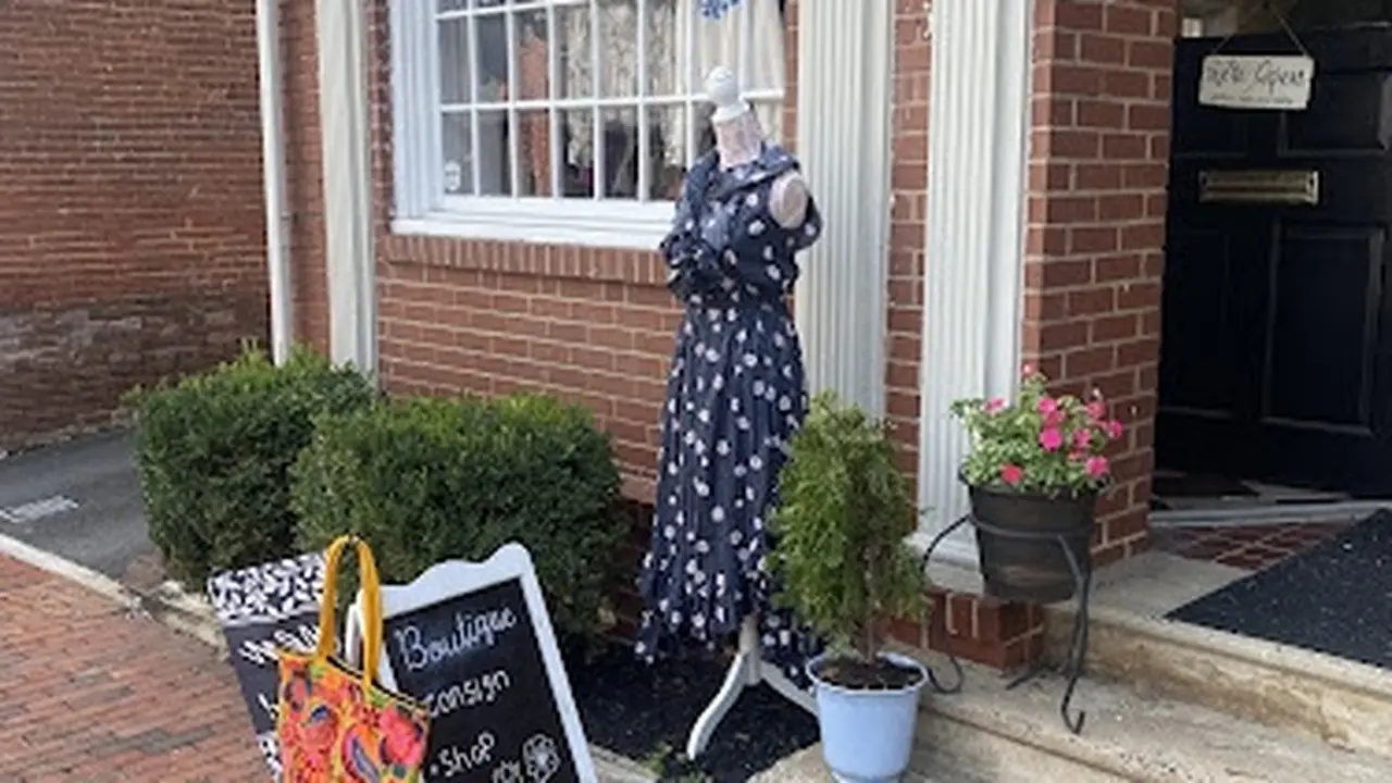 Consignment store in Leesburg, Virginia: 529 Consign Loudoun