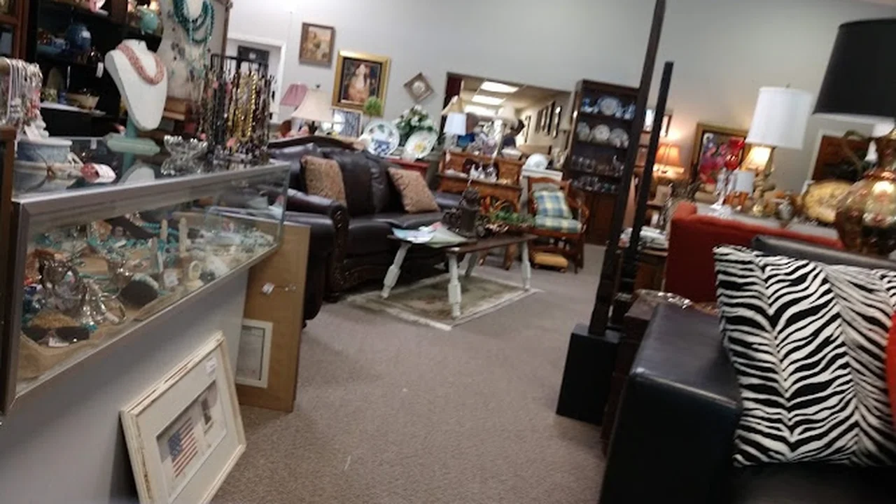 Consignment store in Aberdeen, North Carolina: A Bit of Couture