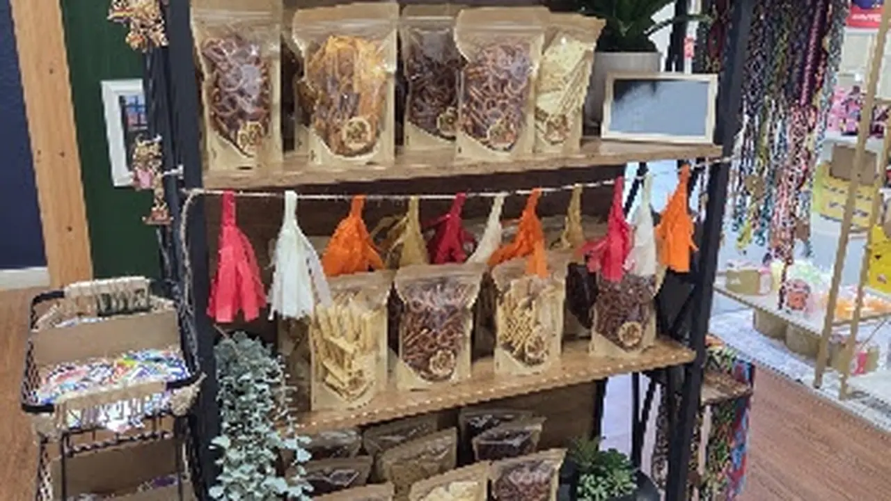 Consignment store in Waco, Texas: A Little Luck