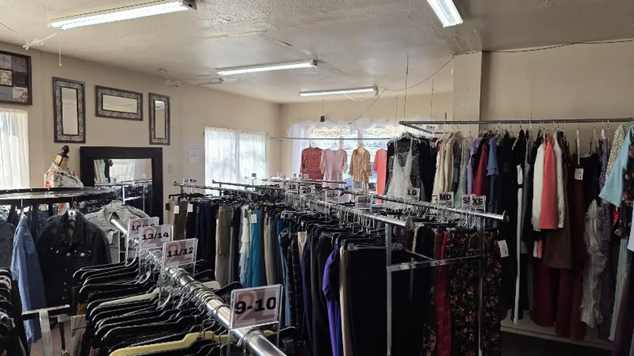 Consignment store in Farmington, New Mexico: A Second Look