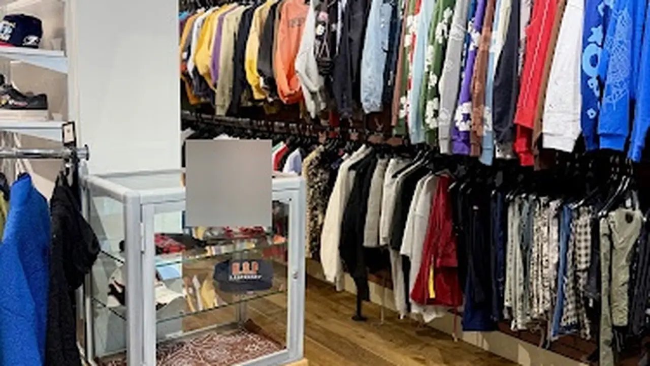 Consignment store in Bellevue, Washington: ABLAJ