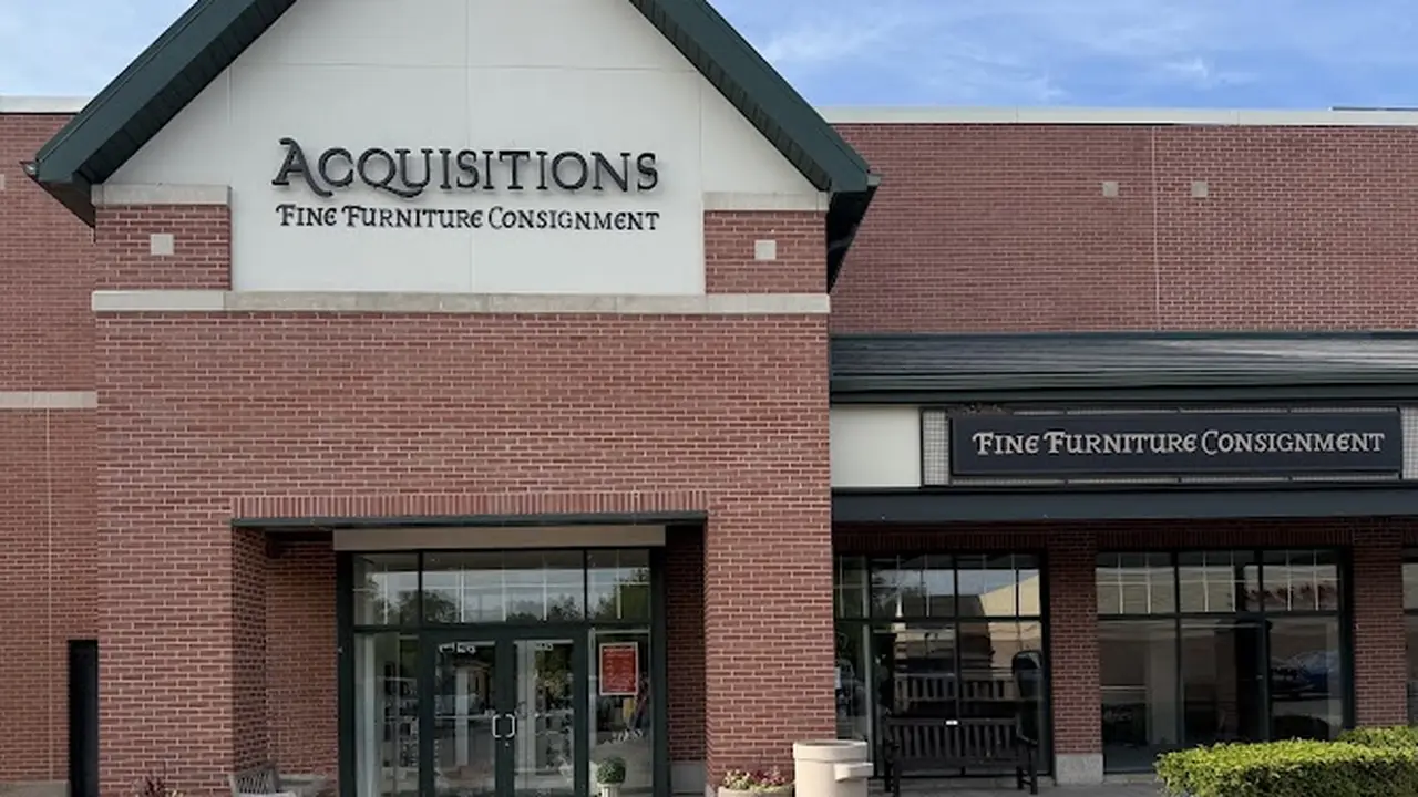 Consignment store in Fox Point, Wisconsin: Acquisitions Consignment