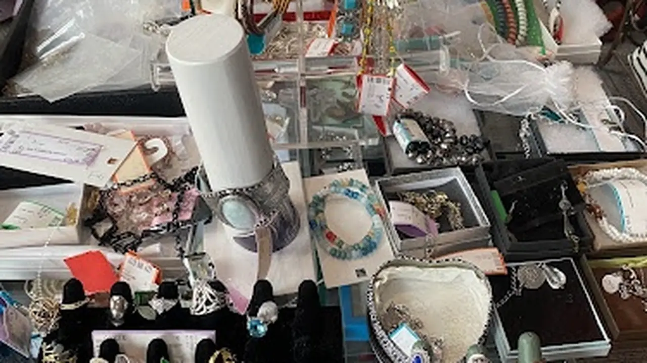 Consignment store in Stirling, New Jersey: Act 2 Consignment