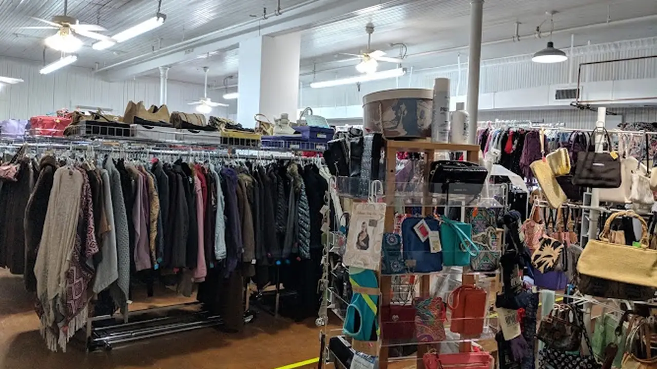 Consignment store in Pine Bush, New York: Affordable Finds Family Consignment