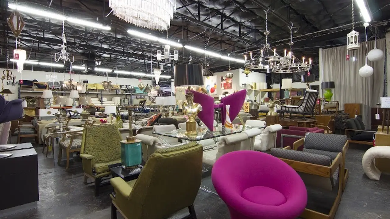 Consignment store in Dallas, Texas: Again & Again