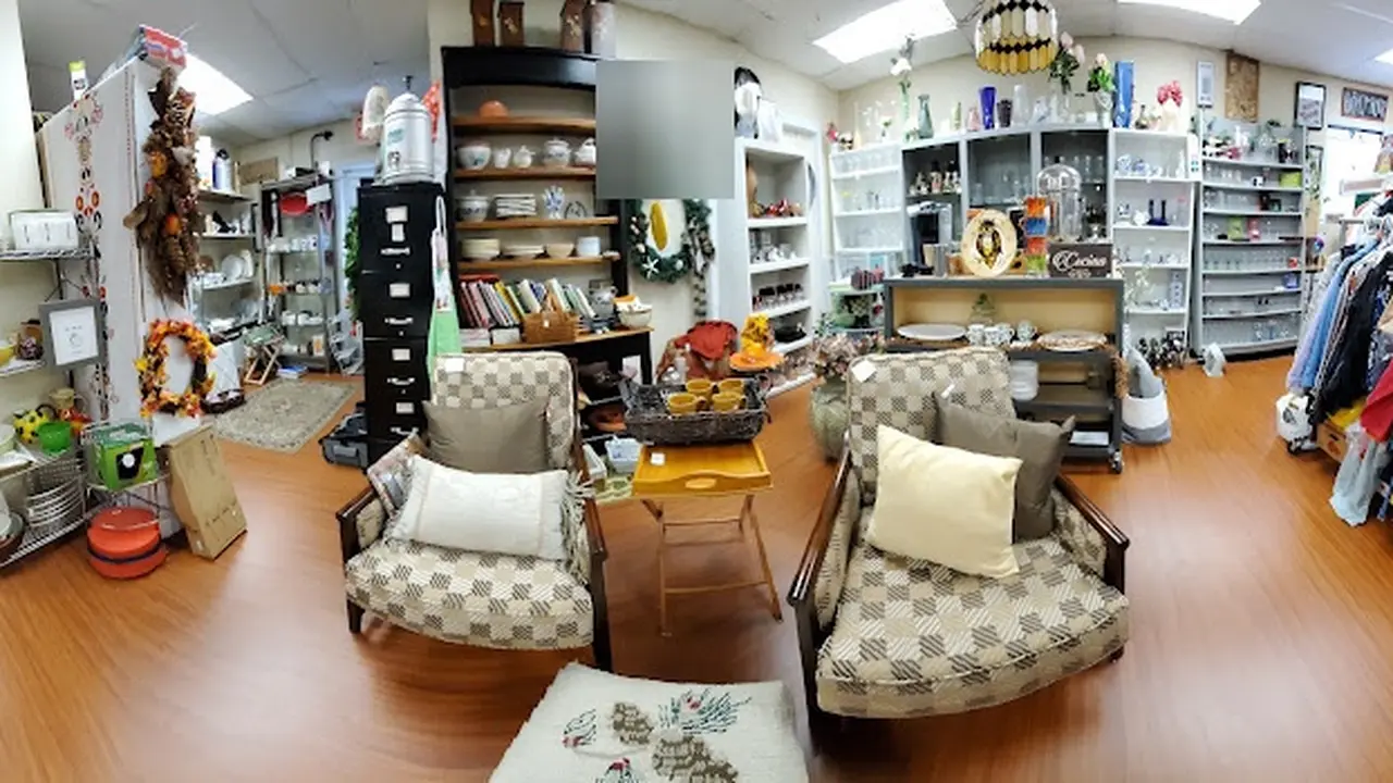 Consignment store in Westerly, Rhode Island: Again and Again Consignment