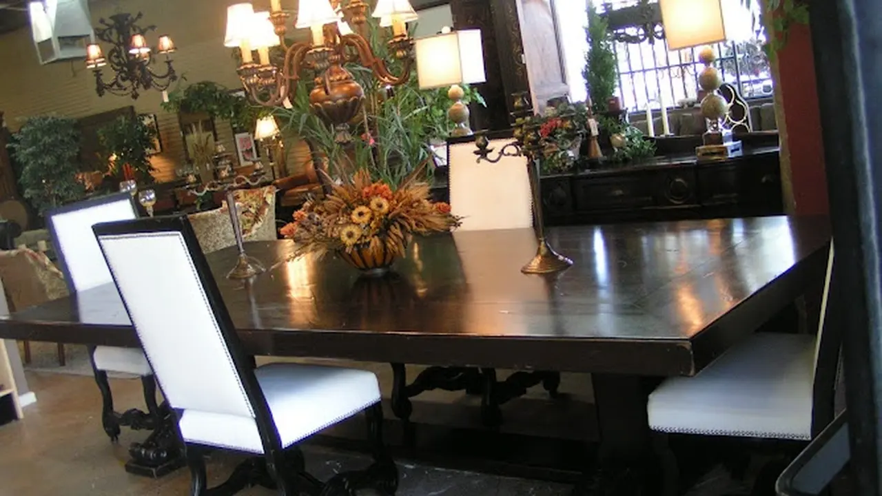 Consignment store in Scottsdale, Arizona: Airpark Consignment