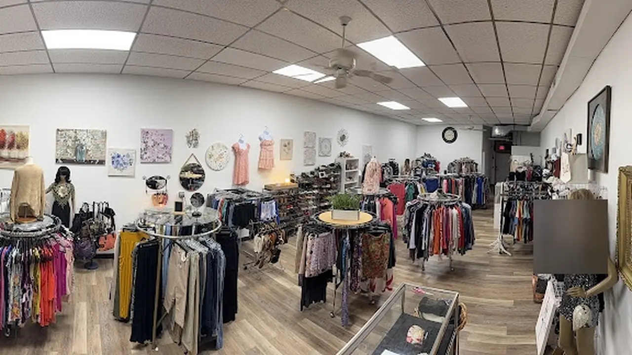 Consignment store in Enfield, Connecticut: Alchemy Clothing