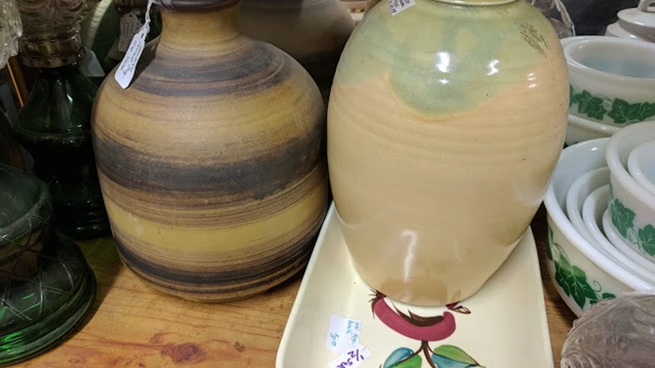 Consignment store in Walton, New York: Alices Attic