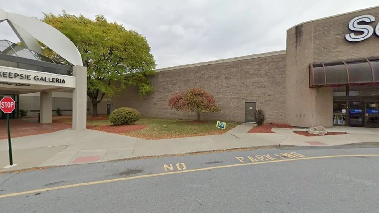 Consignment store in Poughkeepsie, New York: All City Fashions