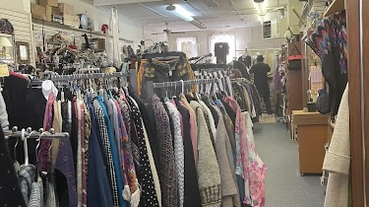Consignment store in Oberlin, Ohio: All Things Great