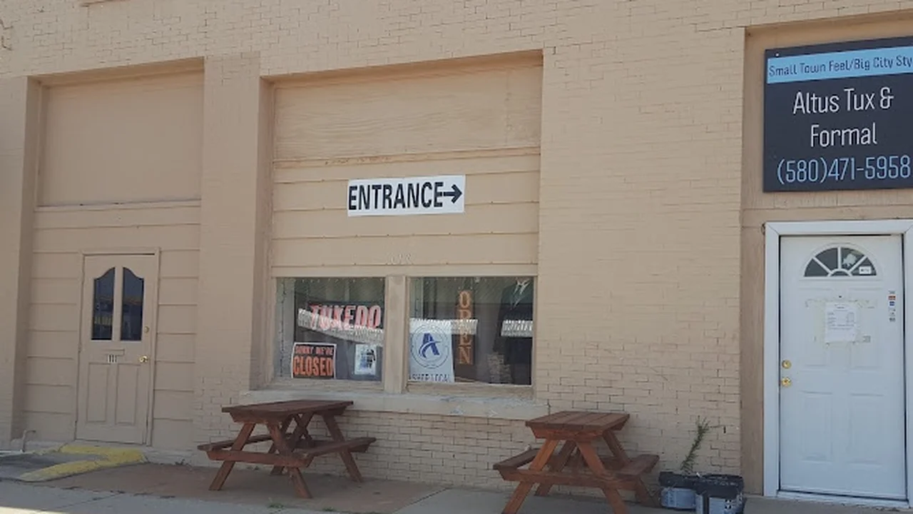 Consignment store in Altus, Oklahoma: Altus Tux And Formal