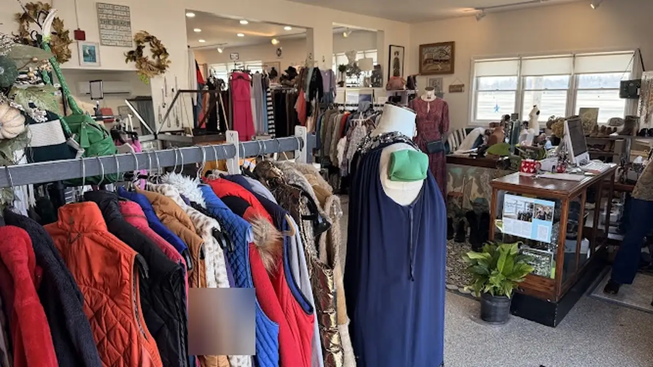 Consignment store in Middletown, Rhode Island: Alva's Attic