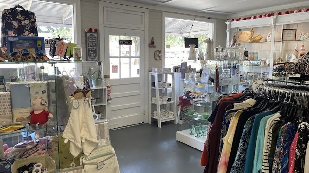Consignment store in Clover, South Carolina: Amazing Grace Boutique & Consignment