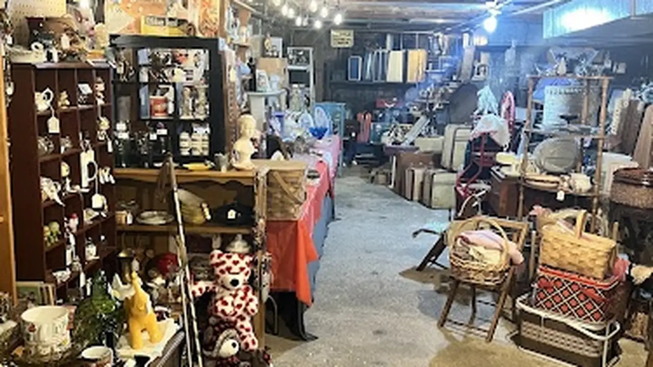 Consignment store in Layton, Utah: American Rust & Patina
