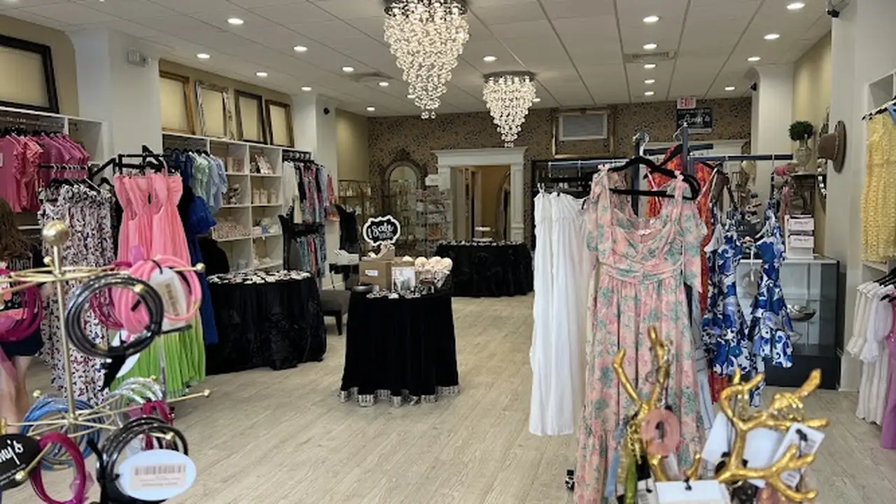 Consignment store in Elizabethtown, North Carolina: Amy's