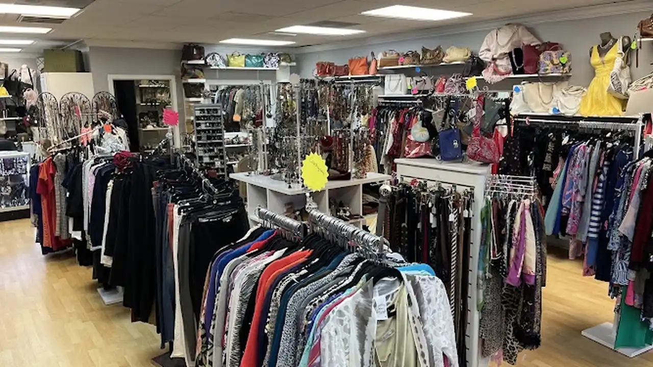 Consignment store in Maitland, Florida: Amy's Walk-In Closet Consignment Shop