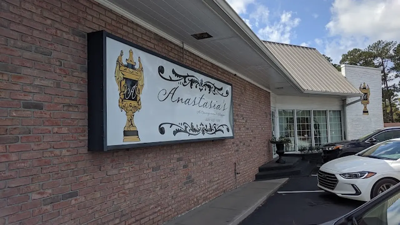 Consignment store in Valdosta, Georgia: Anastasia's Resale & Retail