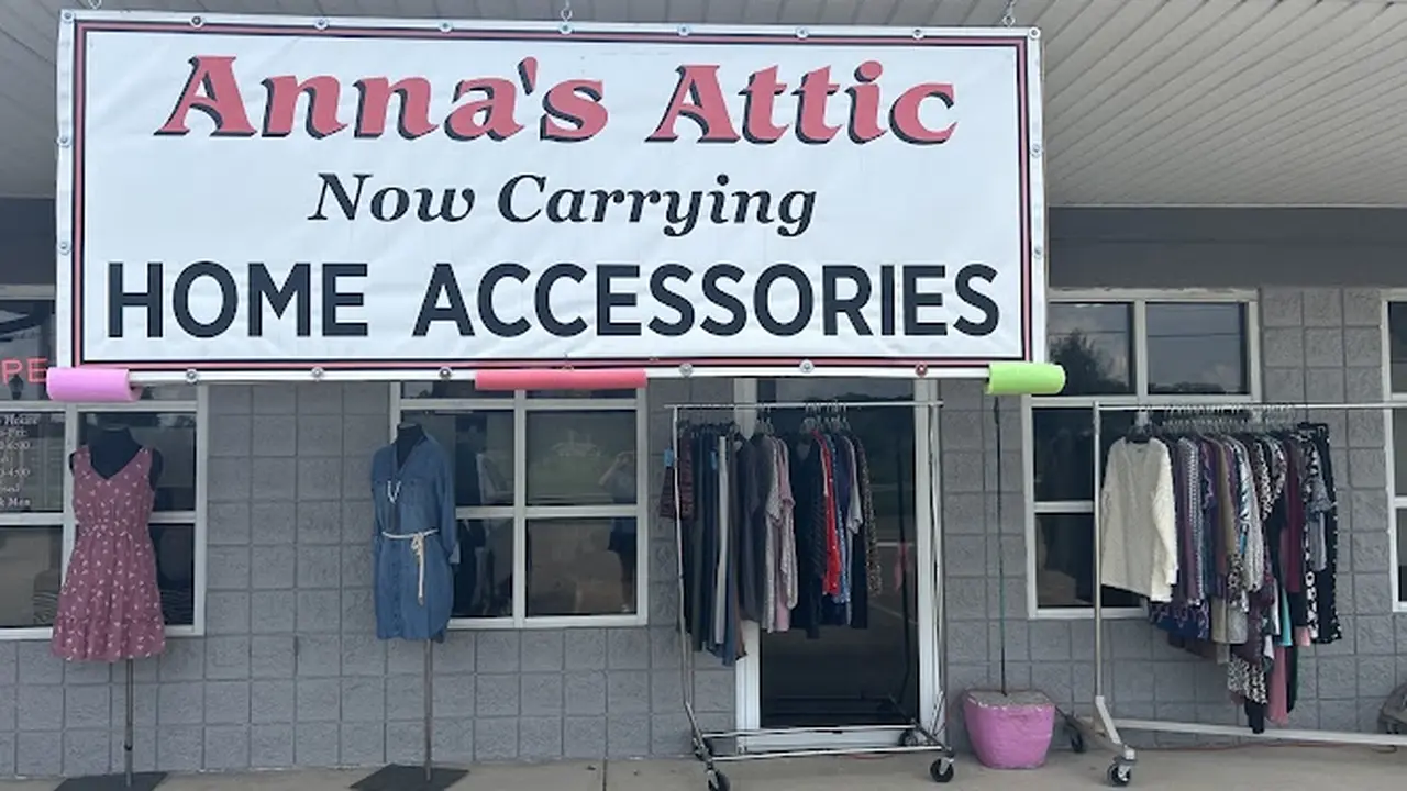 Consignment store in Hixson, Tennessee: Anna's Attic Consignment Boutique