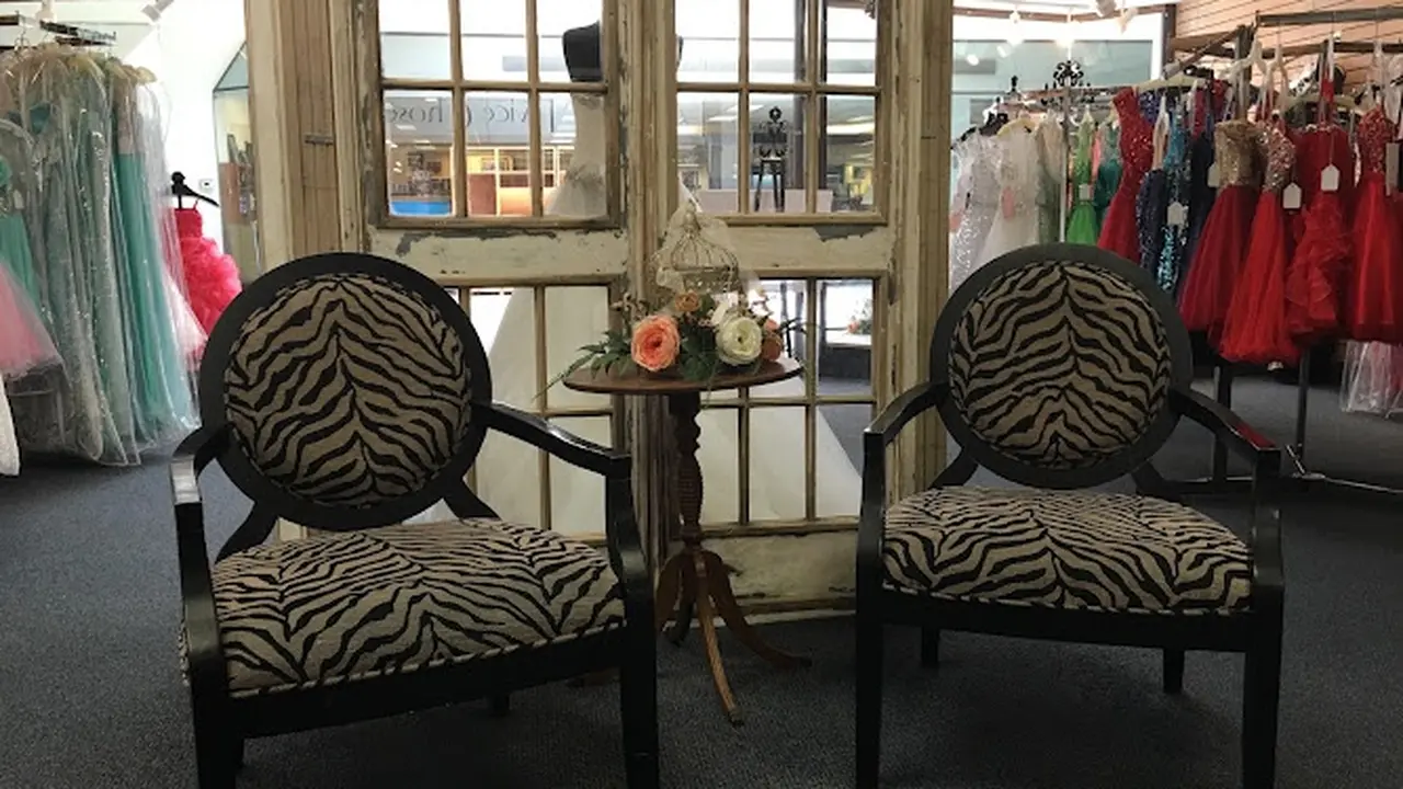 Consignment store in Evansville, Indiana: AnnaLe's Twice Chosen Bridal & Prom Consignment Shop