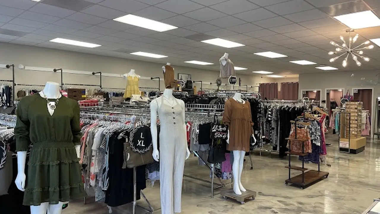 Consignment store in Richmond Hill, Georgia: Another Debut
