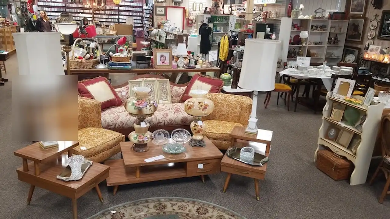 Consignment store in Tooele, Utah: Another Man's Treasures