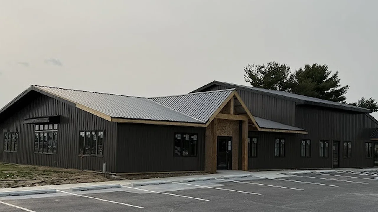 Consignment store in Lincoln, Illinois: AP Thrift Haus