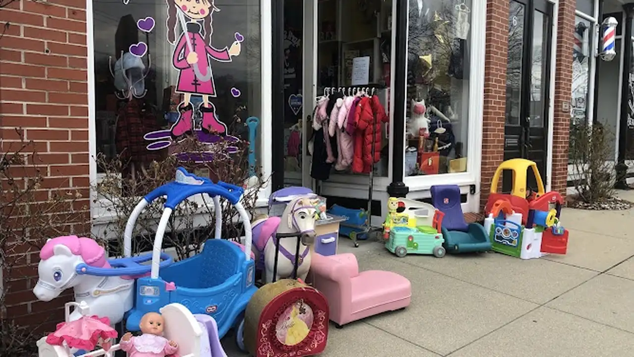 Consignment store in West Warwick, Rhode Island: April Showers