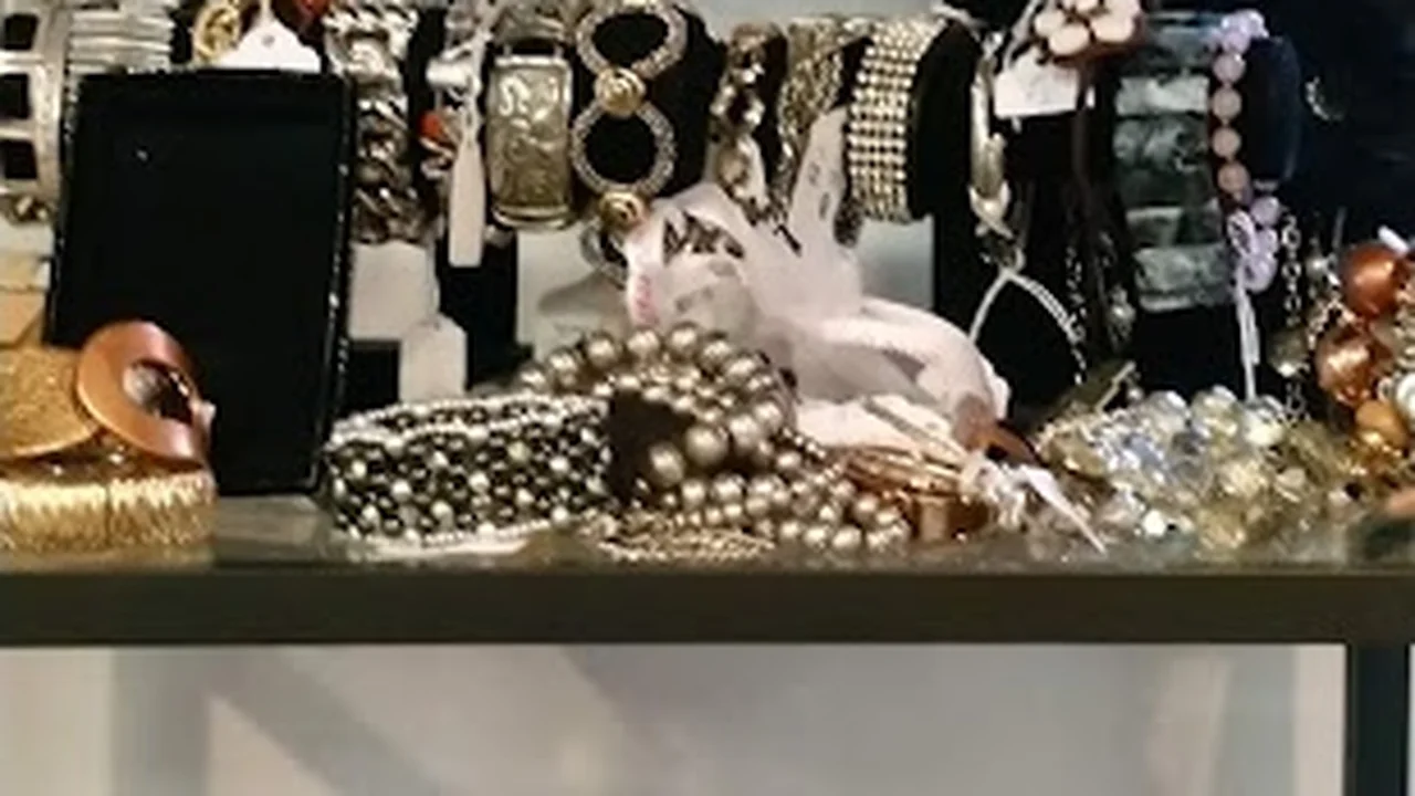 Consignment store in Bethel, Connecticut: At Home Again