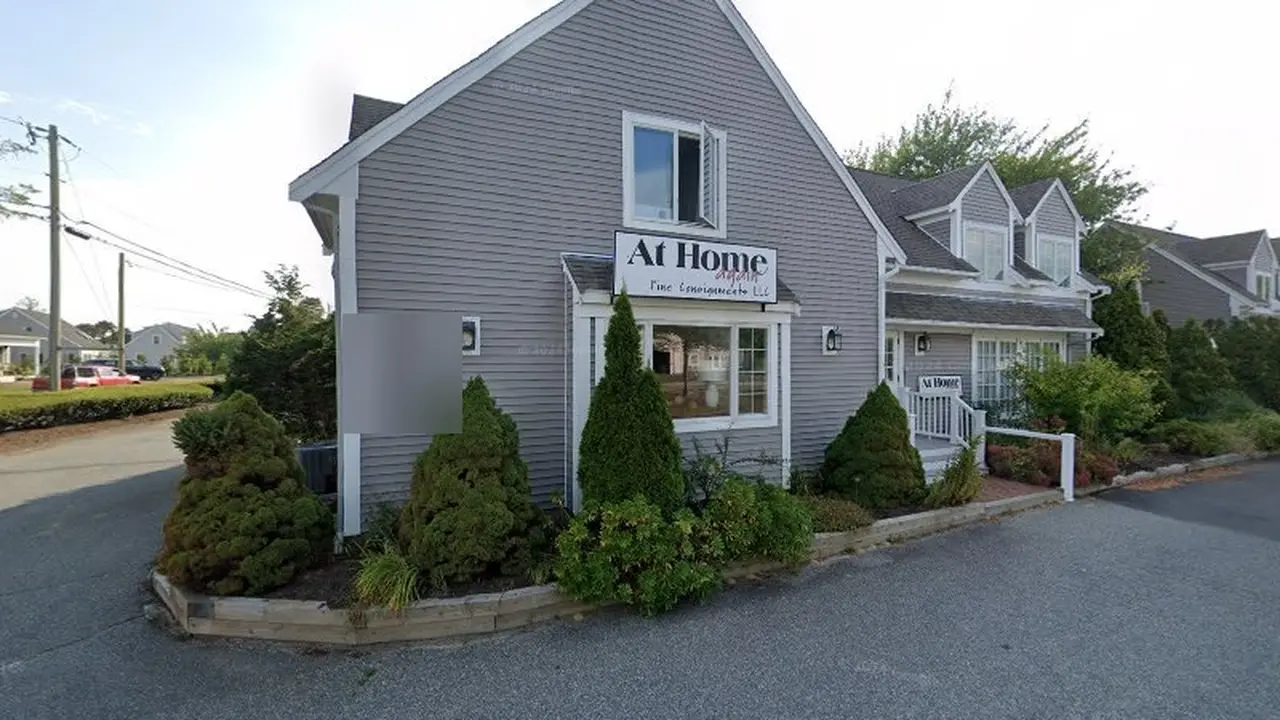 Consignment store in Chatham, Massachusetts: At Home Again