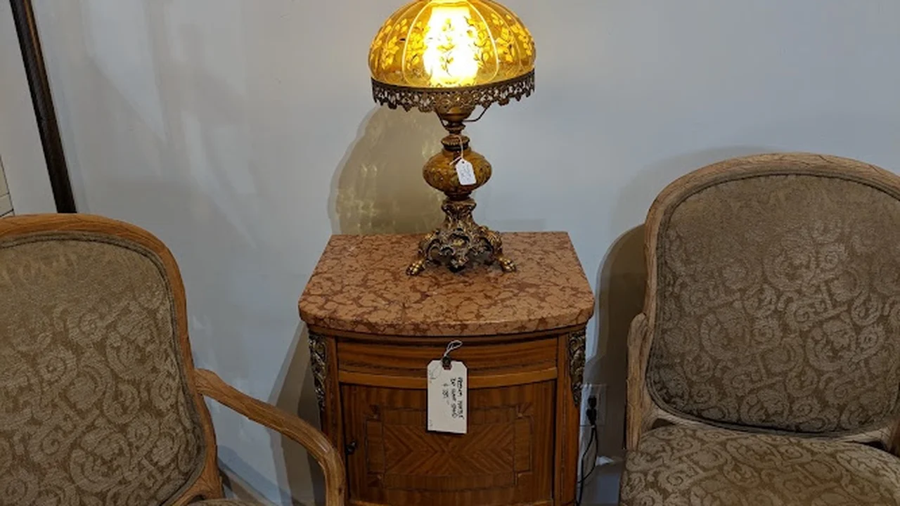Consignment store in Sebastopol, California: Attico, A Consignment Furniture Store