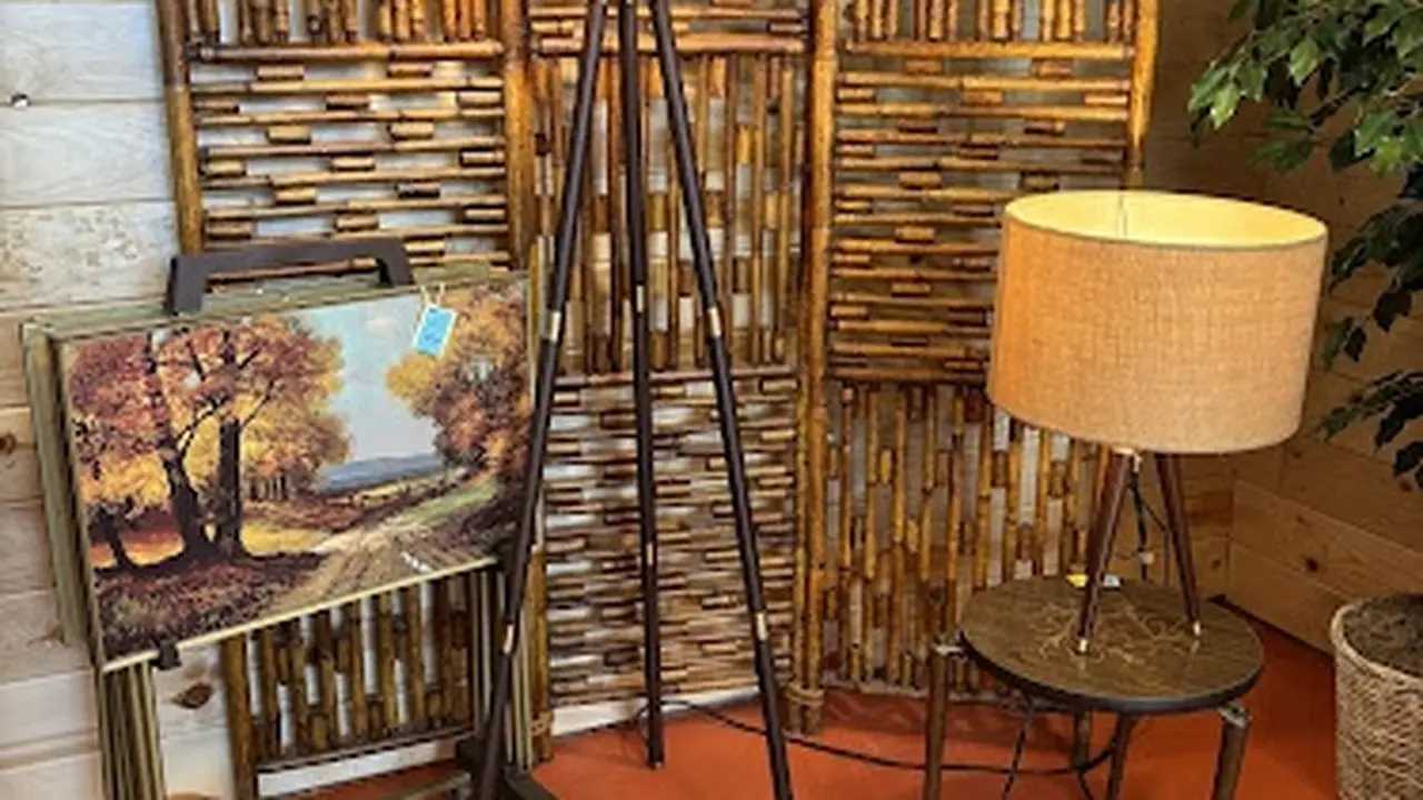 Consignment store in Tomahawk, Wisconsin: Auntie Em's Resale & Consignment