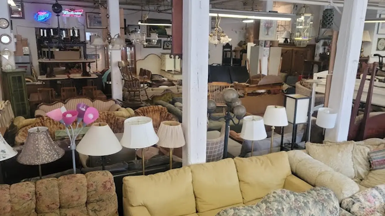 Consignment store in Worcester, Massachusetts: Austin Furniture