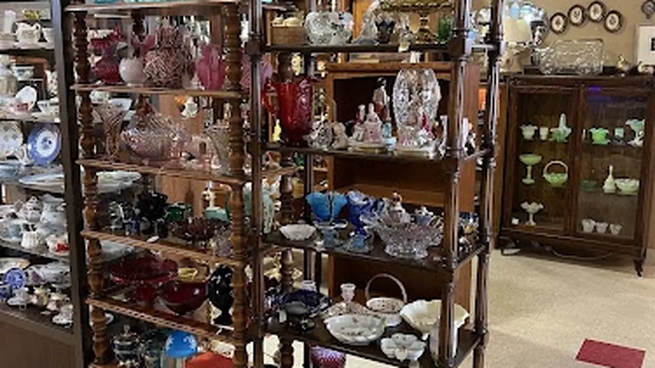 Consignment store in Caldwell, Idaho: Avalon Antiques