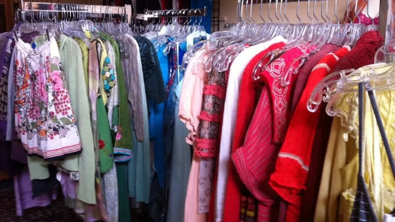 Consignment store in Ashland, Oregon: Avant Garb