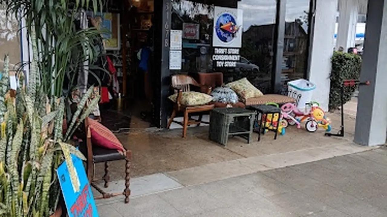 Consignment store in Laguna Beach, California: Awesome4Autism Thrift/Consignment