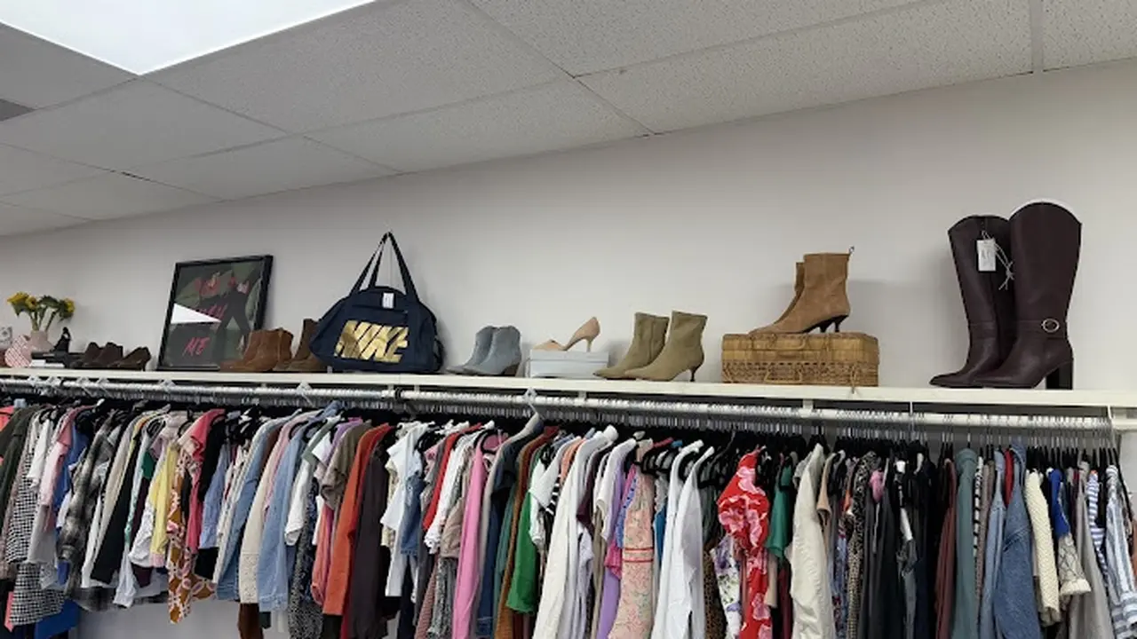 Consignment store in Callaway, Maryland: Babes and Bargains