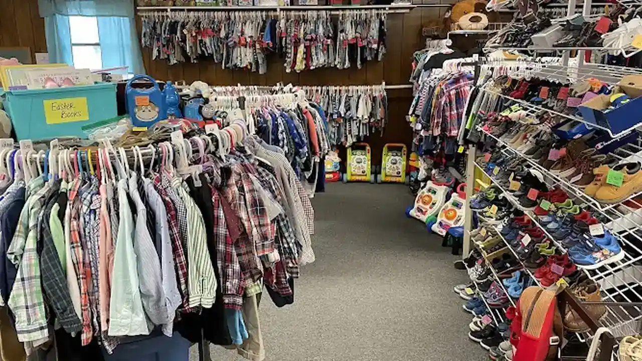 Consignment store in Point Pleasant, West Virginia: Babies 'N Beyond Children's Consignment