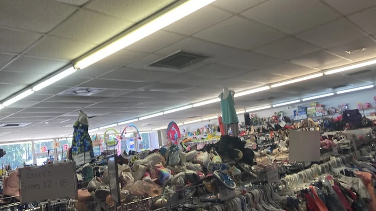 Consignment store in Inverness, Florida: Baby Bargains