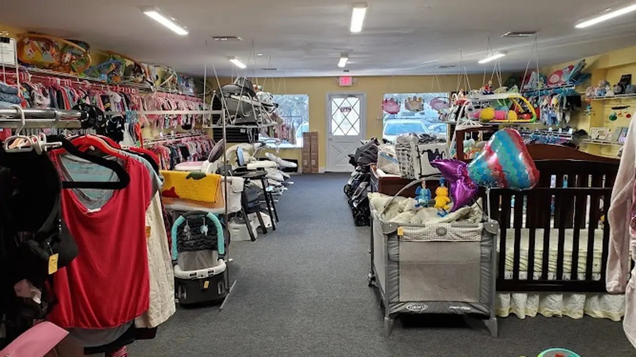 Consignment store in Spring Hill, Florida: Baby Bees