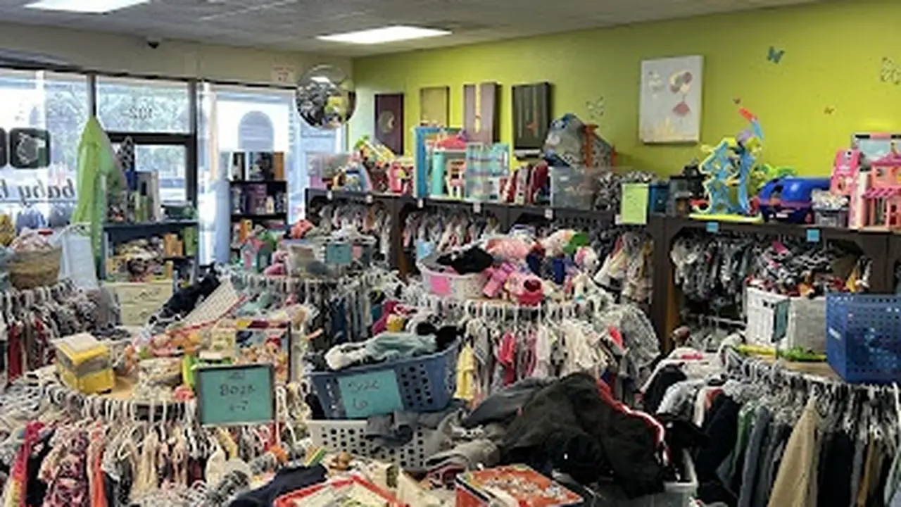 Consignment store in Phoenix, Arizona: Baby Bloomers