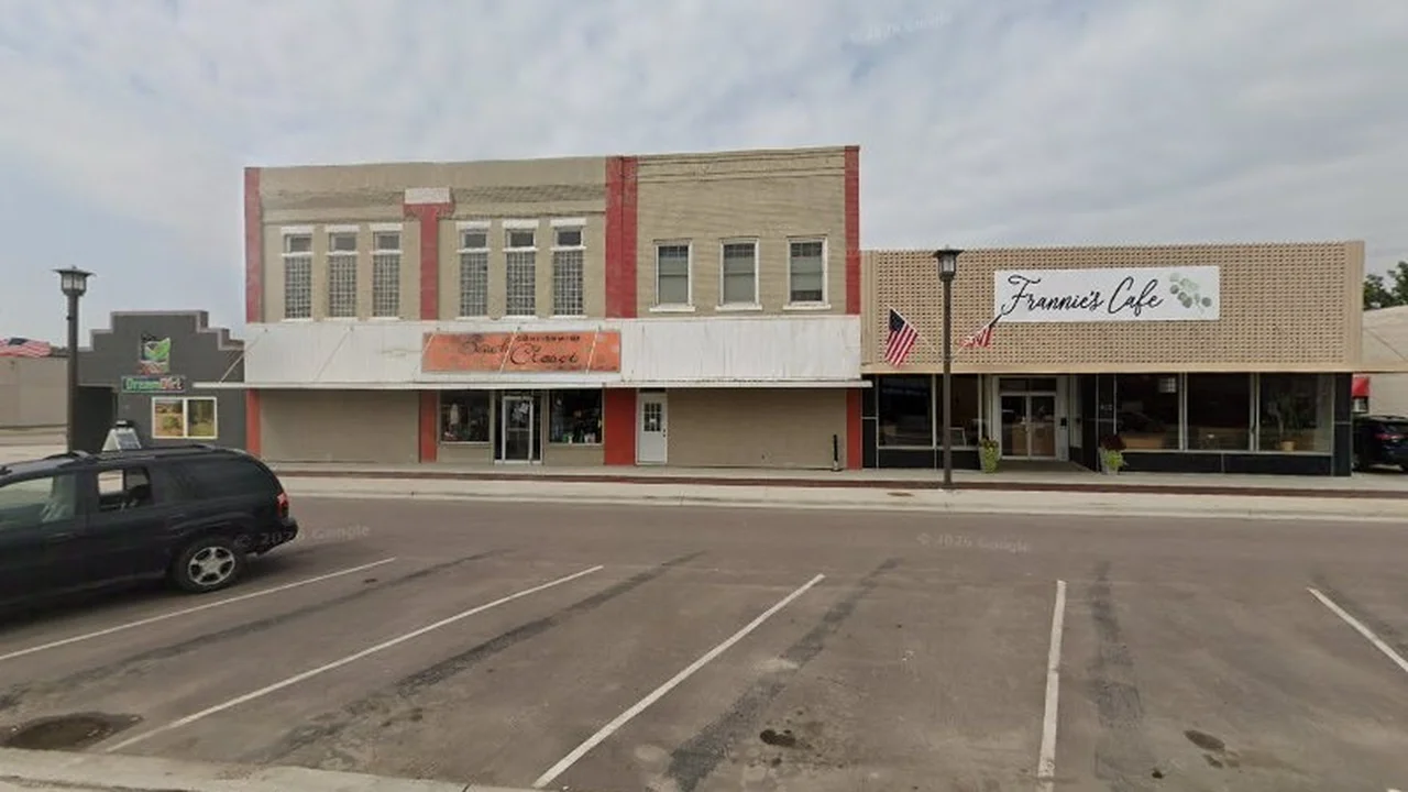 Consignment store in Onawa, Iowa: Back Closet Consignment