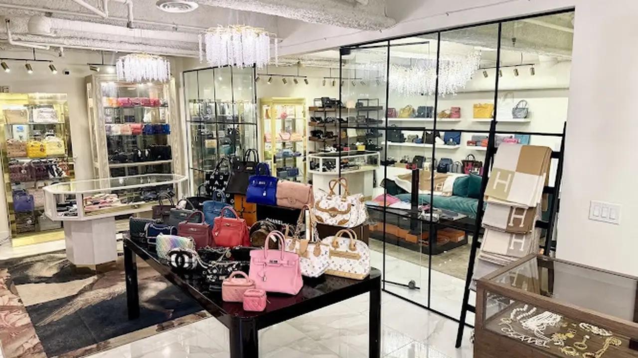 Consignment store in Scottsdale, Arizona: Bag Candies