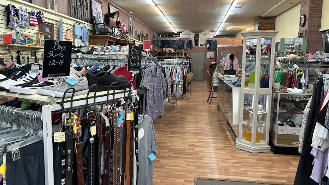 Consignment store in Huntsville, Texas: Bargain Boxx